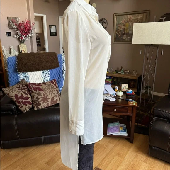 BCBGENERATION vintage white long sleeve Vneck blouse-size S - Picture 3 of 9